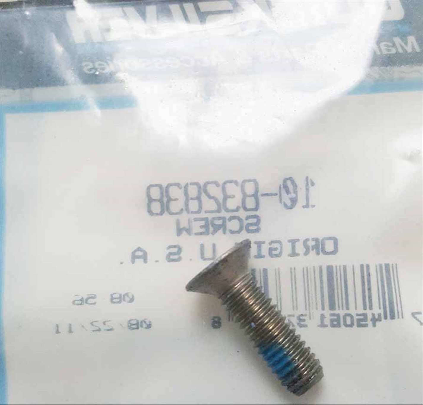 10-832838 Mercury Drive Housing Screw